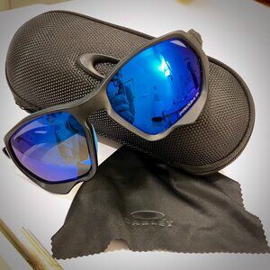 NWOT - 2023 Oakley Plazma Sunglasses - Discontinued